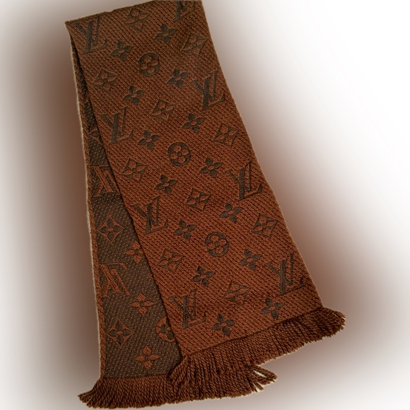 LOUIS VUITTON LV LOGOMANIA SHINE WOOL SCARF. 100% authentic, original owner. - Picture 2 of 6